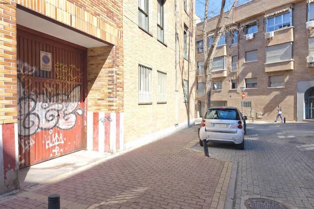 Garaje en Alquiler en Canillejas