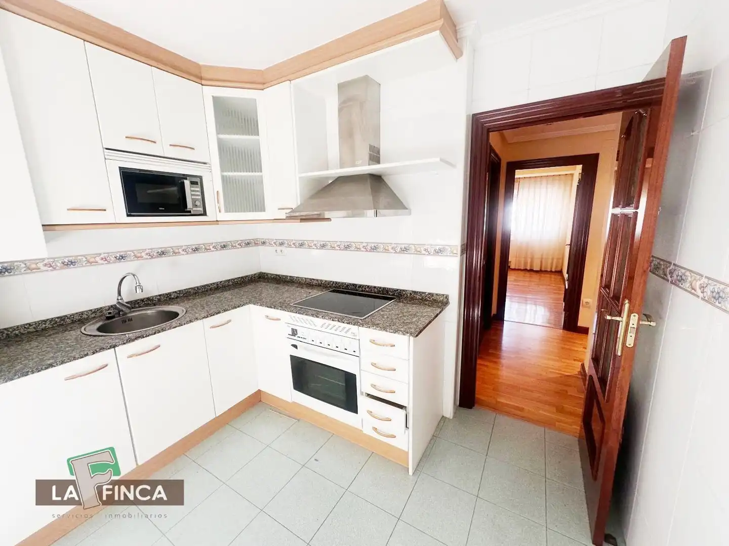 Cuina de Pis en venda en Gijón  amb Calefacció i Terrassa
