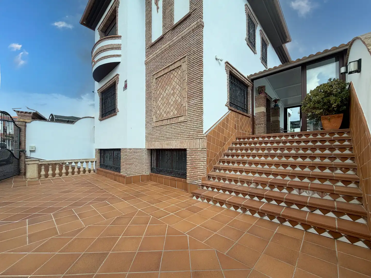 Vista exterior de Casa o chalet en venta en Gójar con Aire acondicionado, Calefacción y Jardín privado