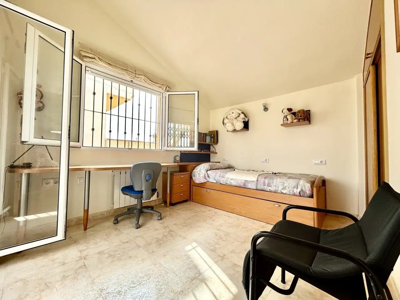 Habitación de Casa adosada en venta en Pilar de la Horadada con Jardín privado y Terraza
