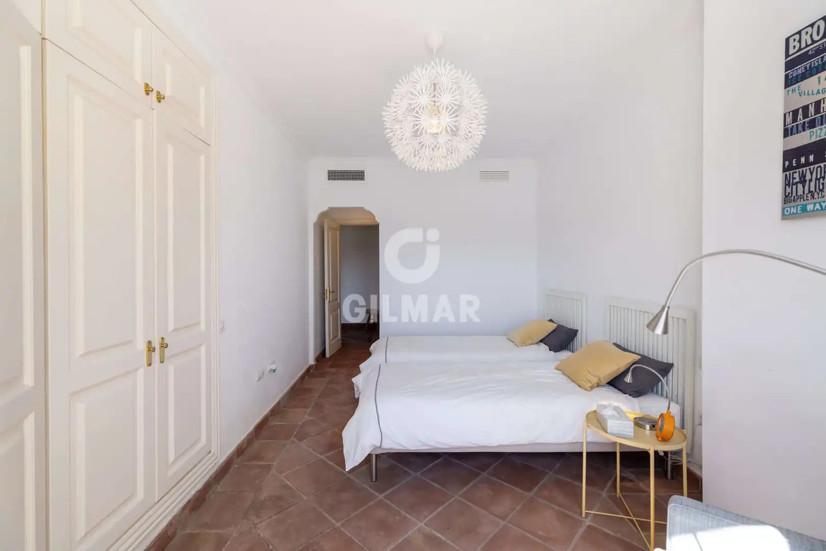 Habitación de Casa adosada en venta en Benahavís con Calefacción y Piscina