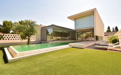 Swimming pool of House or chalet for sale in  Valencia Capital  with Air Conditioner, Terrace and Swimming Pool