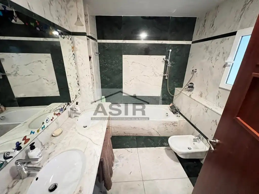 Baño de Piso en venta en Alzira con Aire acondicionado y Calefacción