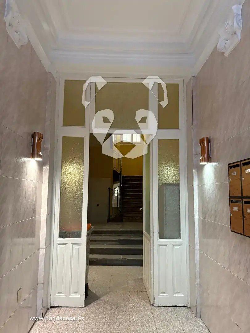 Flat for rent in Madrid  with Air Conditioner, Heating and Furnished