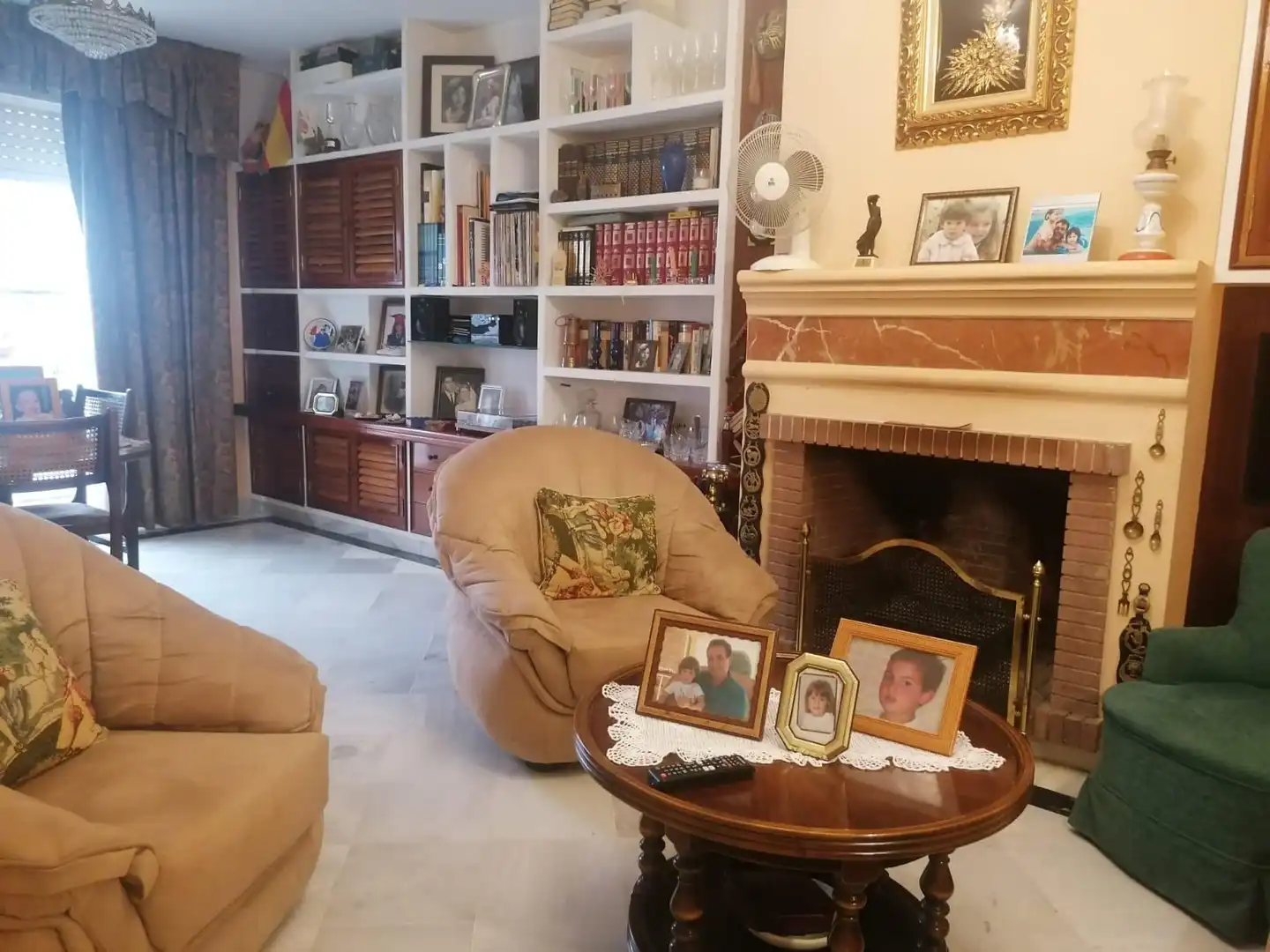 Sala d'estar de Casa adosada en venda en El Puerto de Santa María amb Aire condicionat, Calefacció i Traster