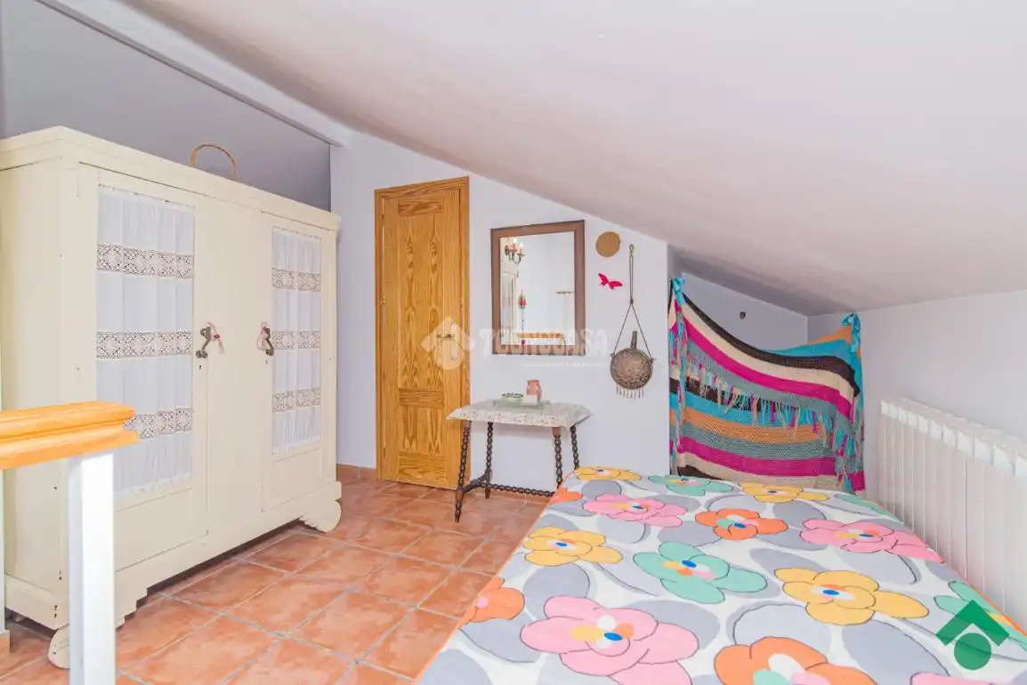 Dormitori de Casa adosada en venda en Granada amb Terrassa i Traster