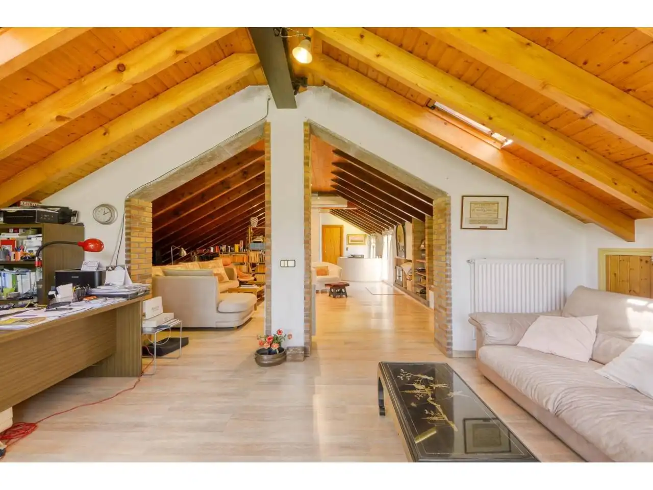 Sala de estar de Casa o chalet en venta en La Vall d'en Bas con Calefacción, Jardín privado y Parquet