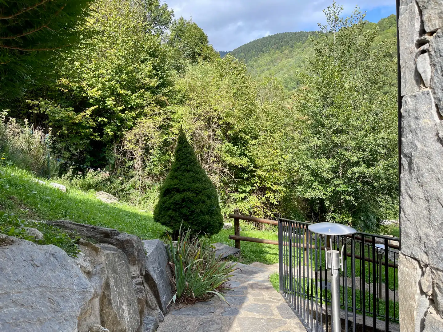 Garden of Duplexes for sale in Setcases  with Heating, Parquet flooring and Furnished