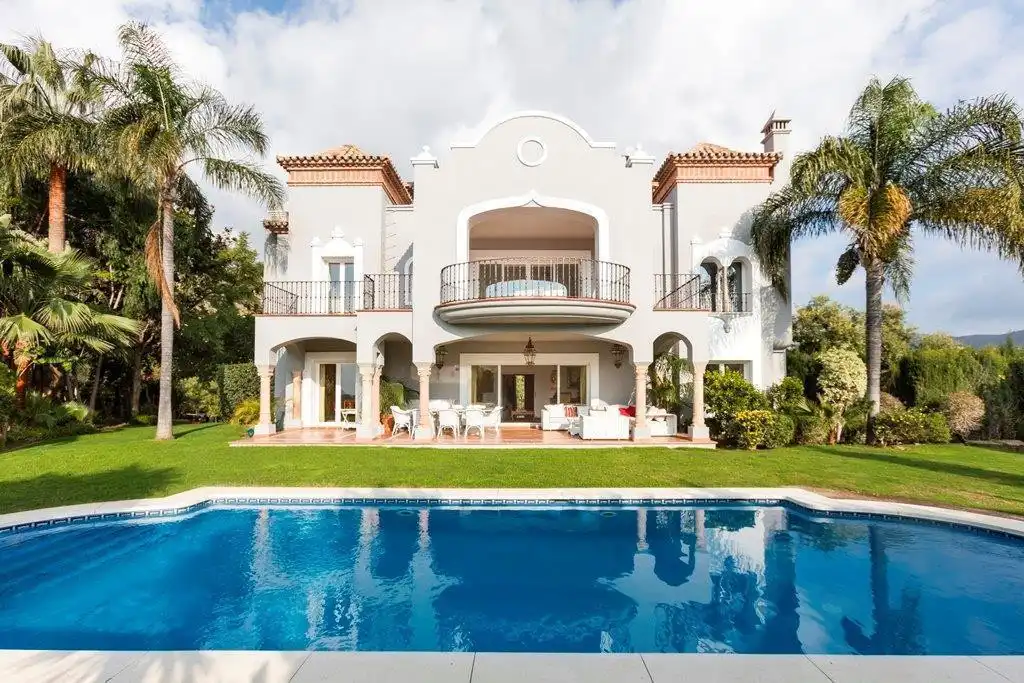 Vista exterior de Casa o chalet en venta en Benahavís con Aire acondicionado, Calefacción y Terraza