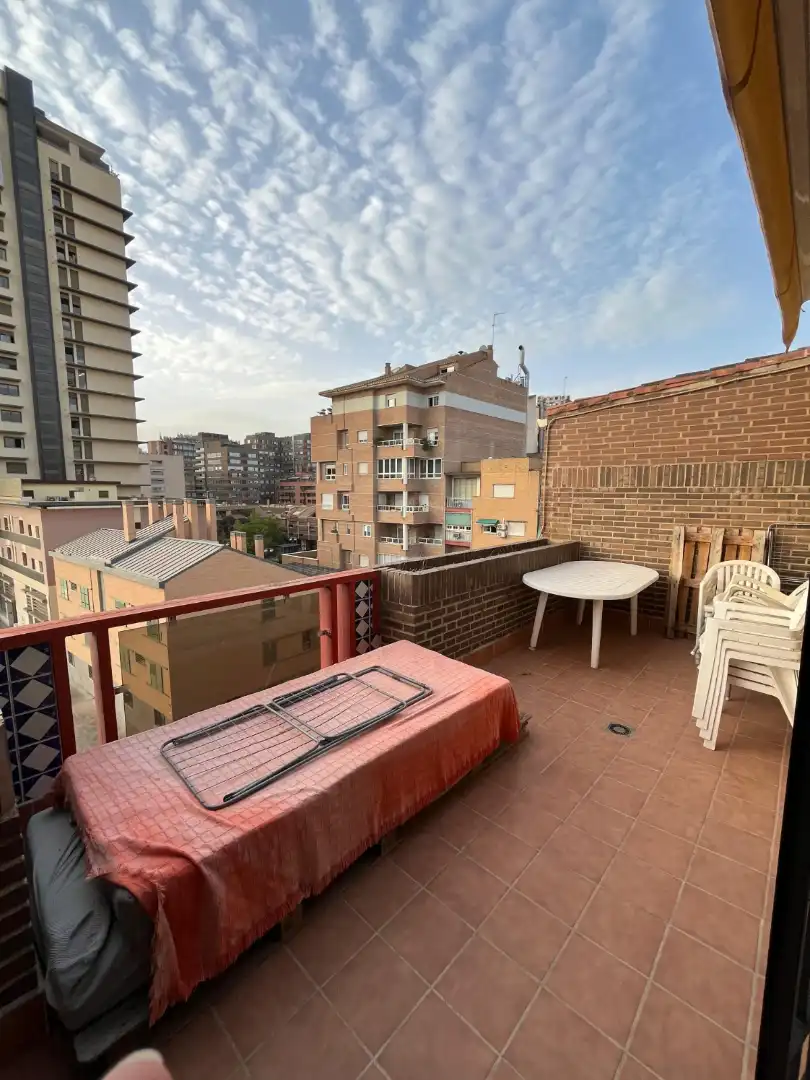Flat with lift to rent in Plaza de San Lázaro