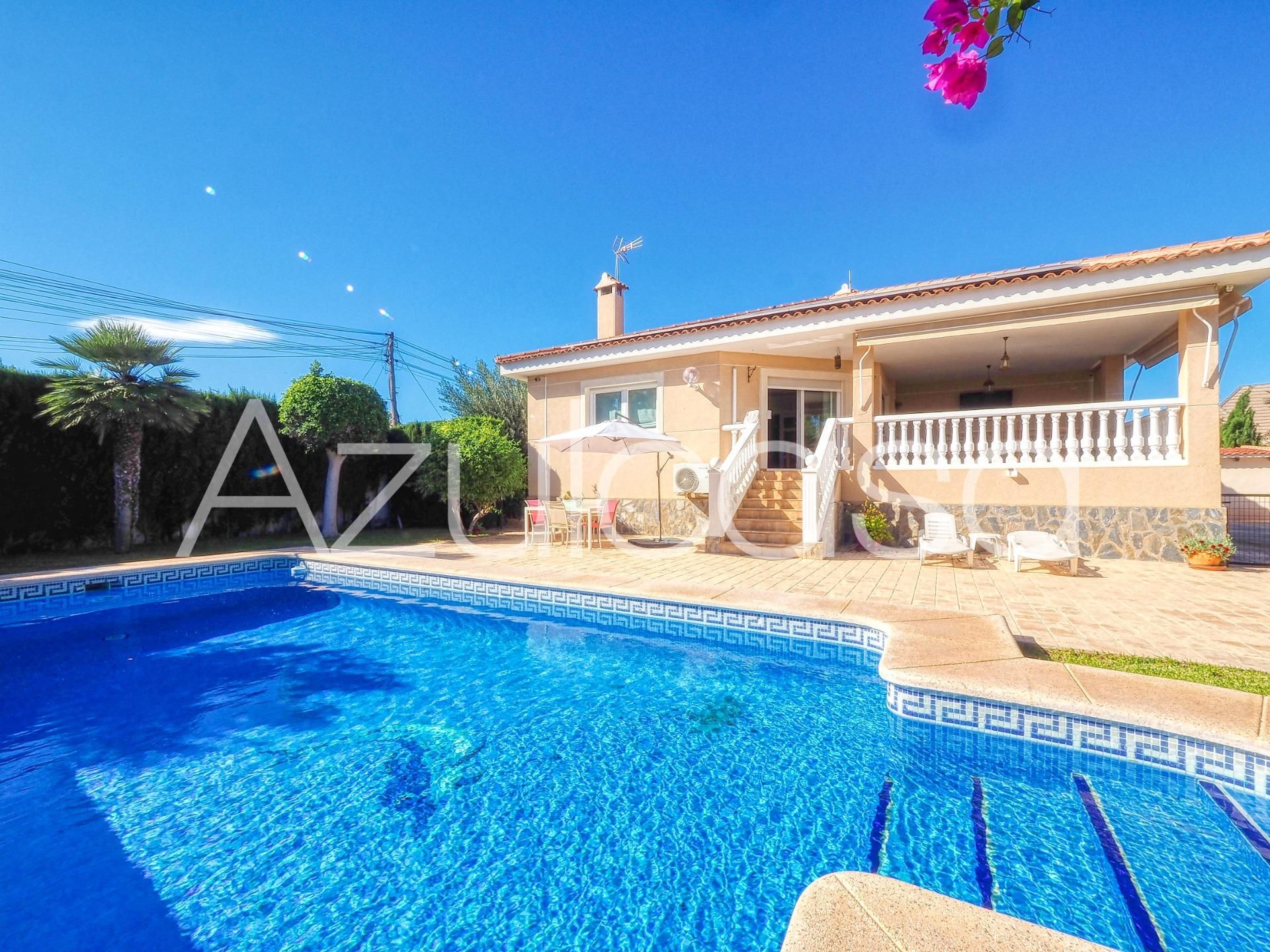 Exterior view of House or chalet for sale in Mutxamel  with Air Conditioner, Heating and Terrace