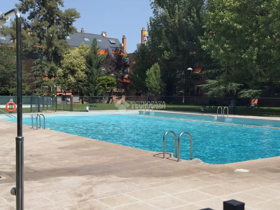 Swimming pool of Flat for sale in Las Rozas de Madrid  with Air Conditioner, Heating and Terrace