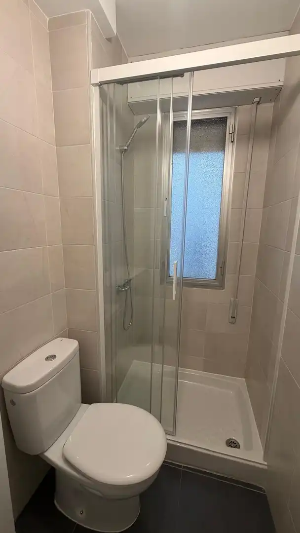 Badezimmer von Wohnung zur Miete in Fuencarral - El Pardo