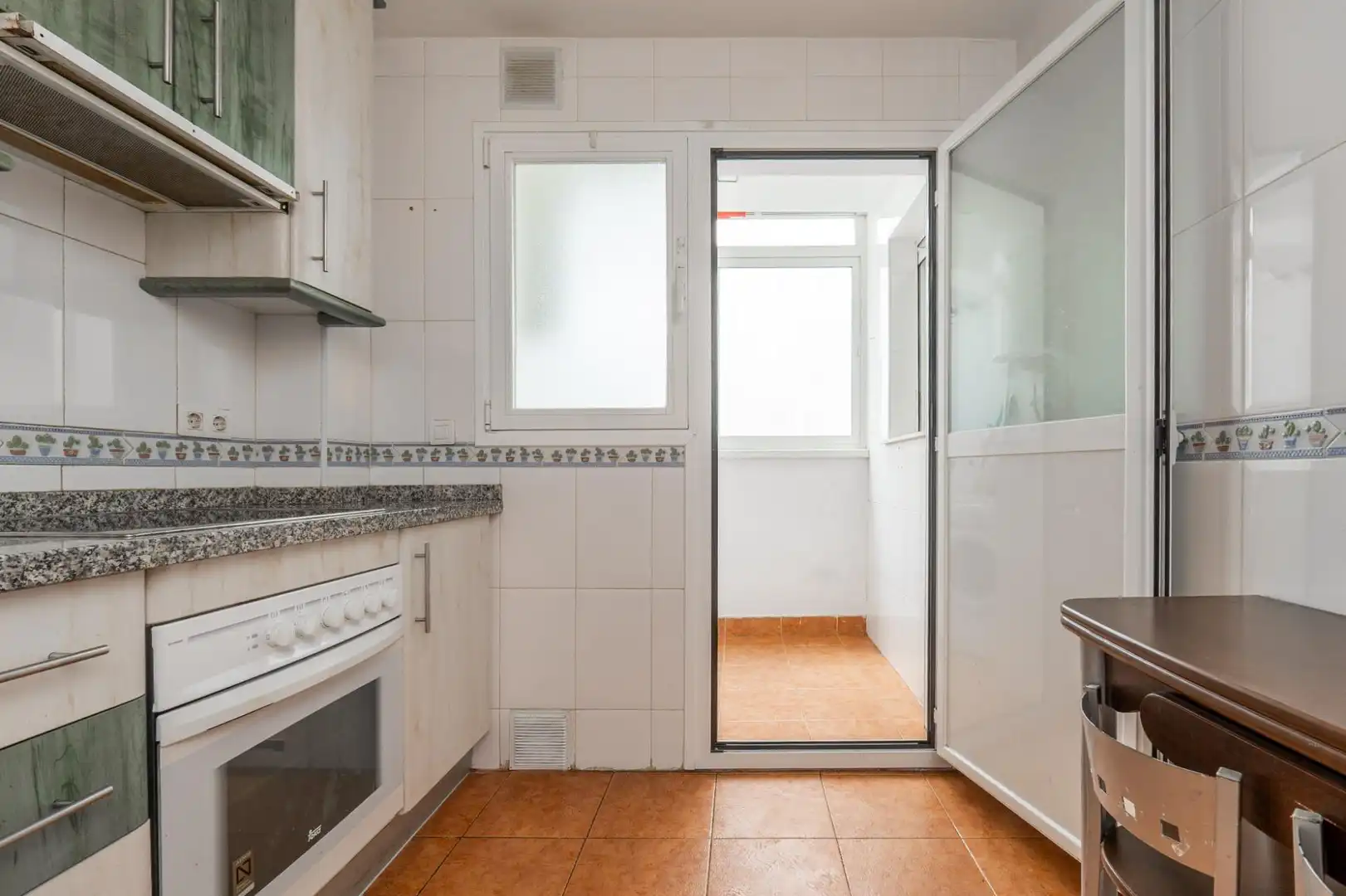 Cocina de Piso en venta en Gójar con Terraza, Trastero y Balcón