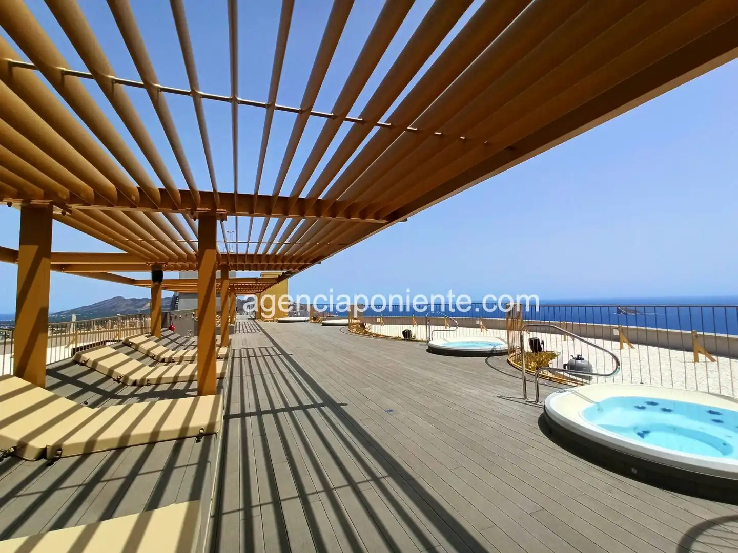Apartament de lloguer a Avenida Mexico, Playa Poniente