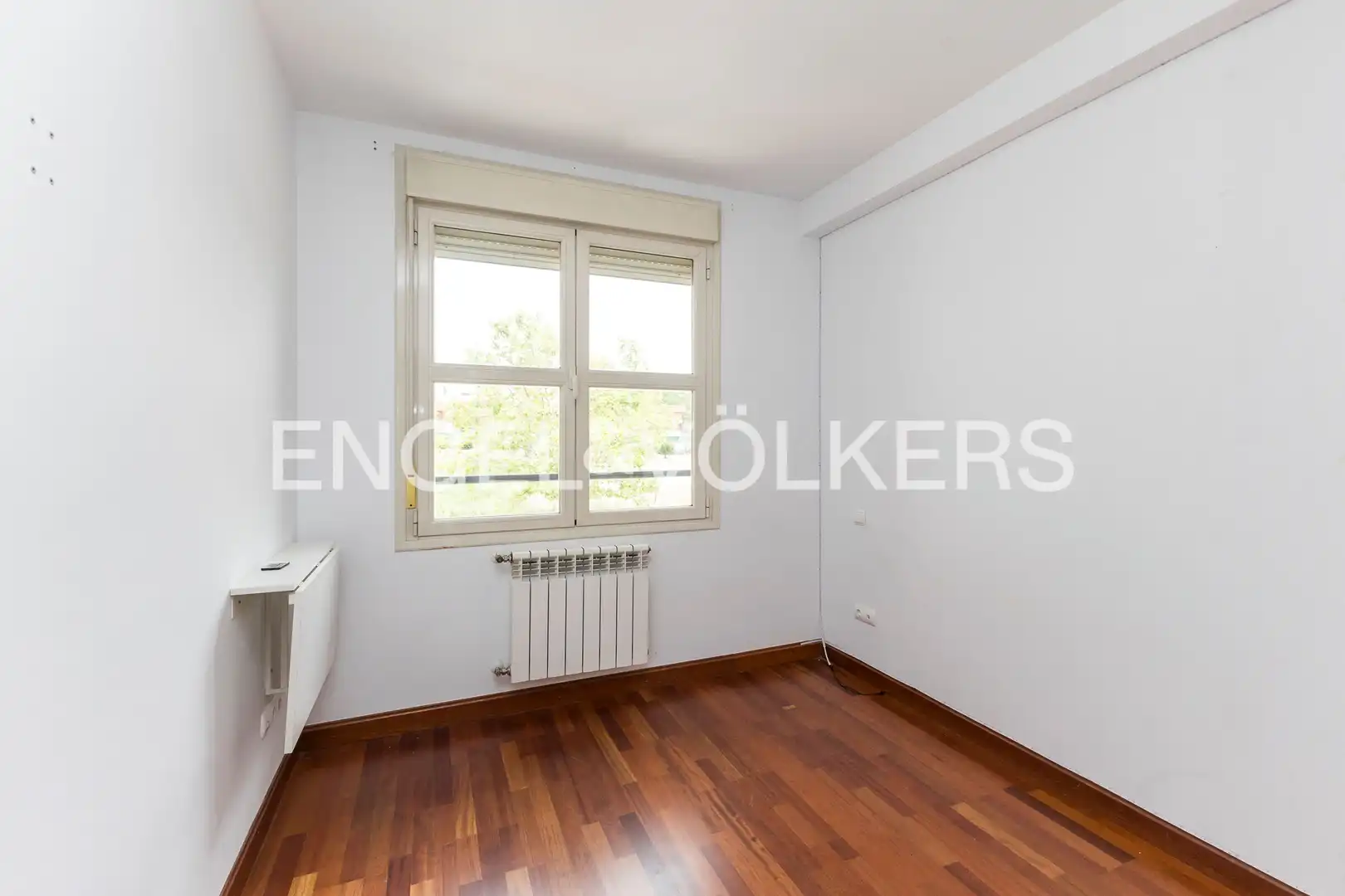 Bedroom of Detached homes for sale in Paracuellos de Jarama  with Air Conditioner, Heating and Private garden