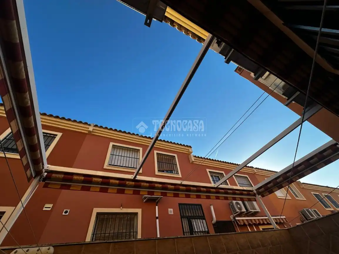 Vista exterior de Casa adosada en venta en Málaga con Aire acondicionado, Jardín privado y Terraza