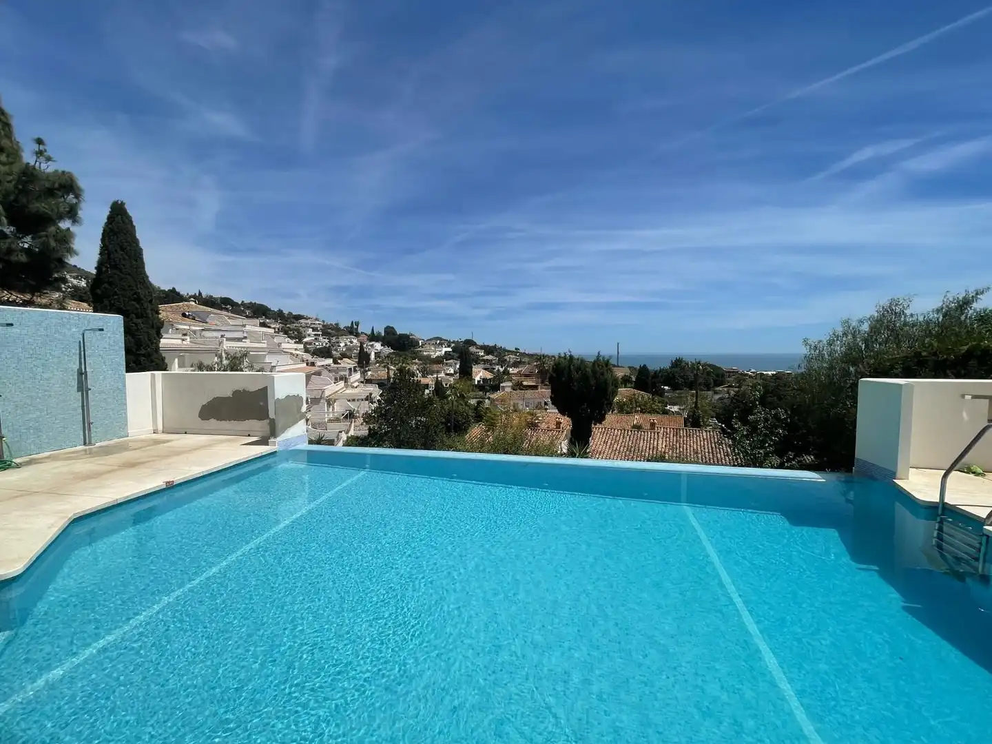 Swimming pool of Houses for sale in Benalmádena  with Air Conditioner, Heating and Private garden