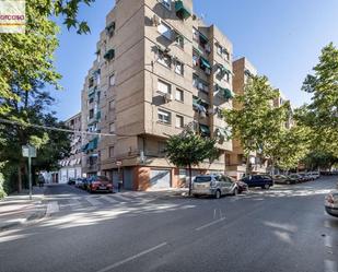 Vista exterior de Pis en venda en  Granada Capital amb Balcó