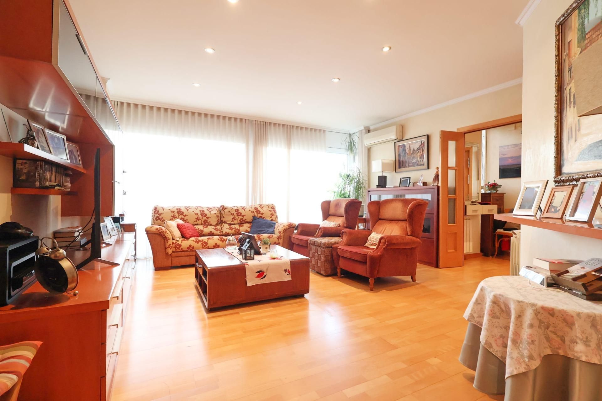 Living room of Flat for sale in Vilanova i la Geltrú  with Terrace and Balcony