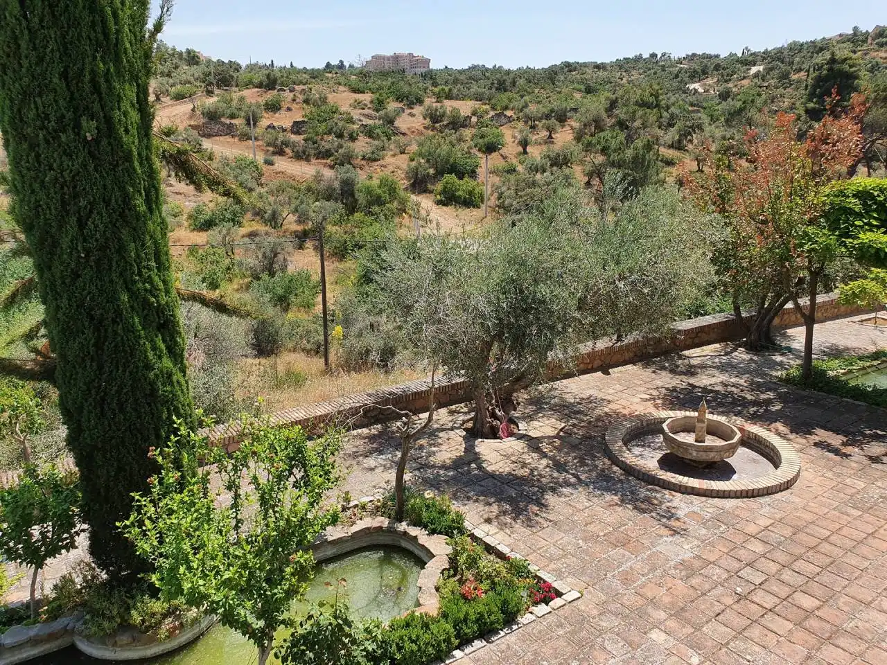 Garden of Buildings for sale in Toledo