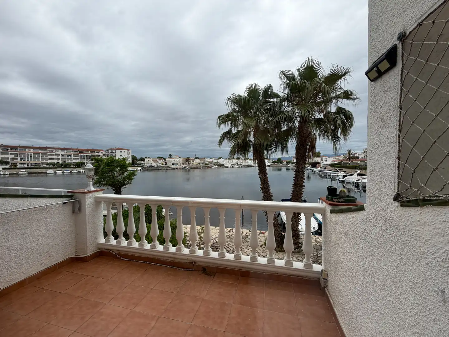 Terraza de Piso de alquiler en Empuriabrava con Aire acondicionado y Terraza