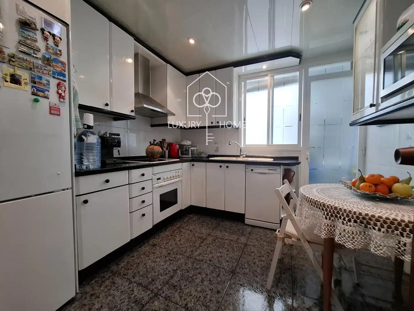 Cocina de Ático en venta en L'Hospitalet de Llobregat con Aire acondicionado, Calefacción y Parquet