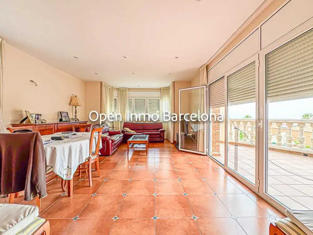 Sala d'estar de Casa o xalet en venda en Calafell amb Aire condicionat, Calefacció i Jardí privat