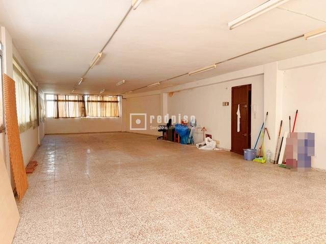 Local comercial en Alquiler en MIGUEL MOYA en El Palo