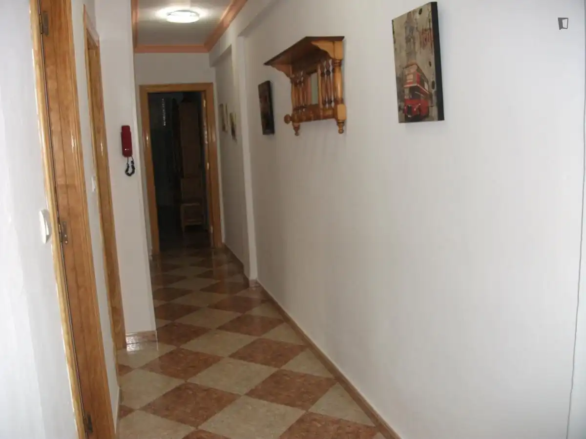 Apartament per a compartir en Granada amb Moblat, Forn i Rentadora