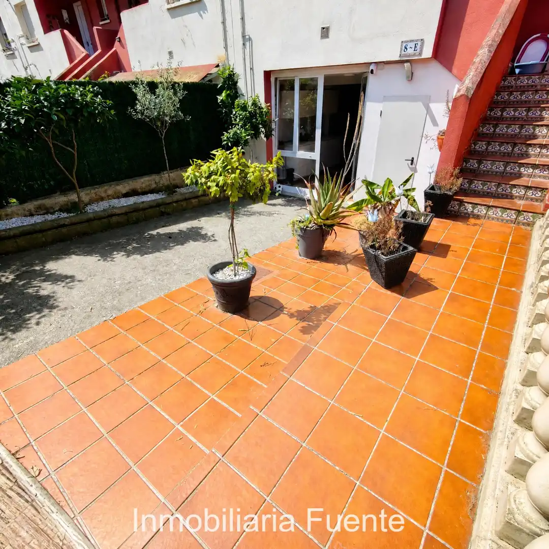 Terrasse von Einfamilien-Reihenhaus zum Verkauf in Muskiz mit Heizung, Privatgarten und Terrasse