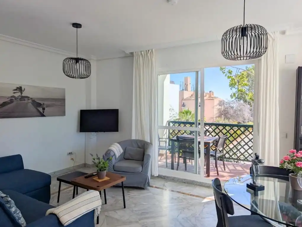 Sala de estar de Apartamento en venta en Marbella con Aire acondicionado, Trastero y Piscina comunitaria