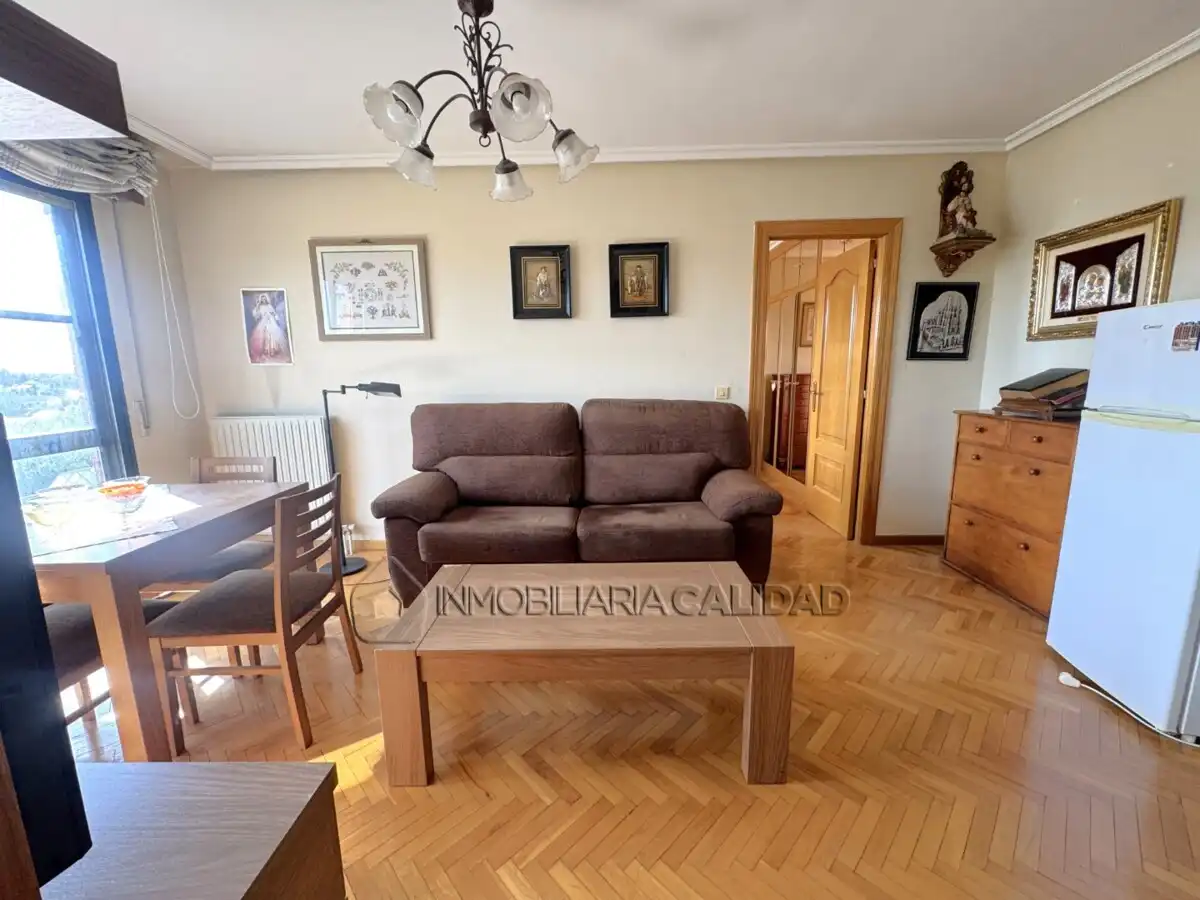 Sala d'estar de Pis en venda en Burgos amb Calefacció i Traster