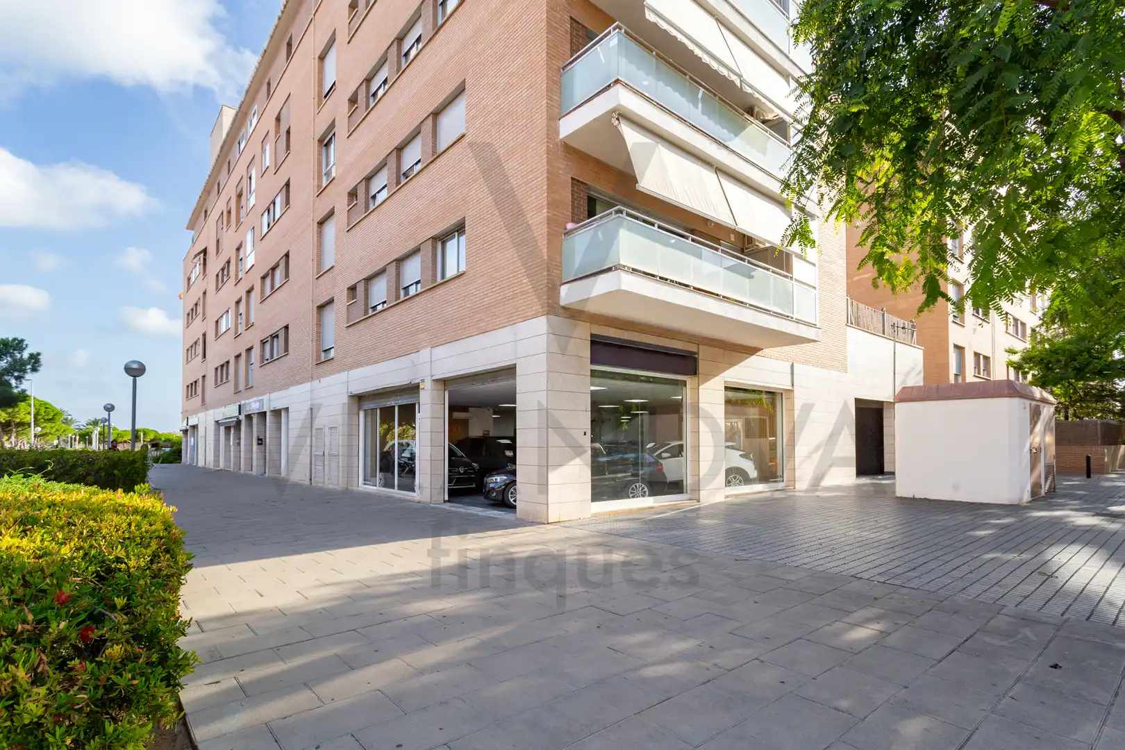 Local comercial en venda a Avinguda de l'Alcalde Pere Molas 16