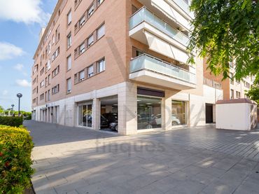 Local commercial à vendre à Avinguda de l'Alcalde Pere Molas 16