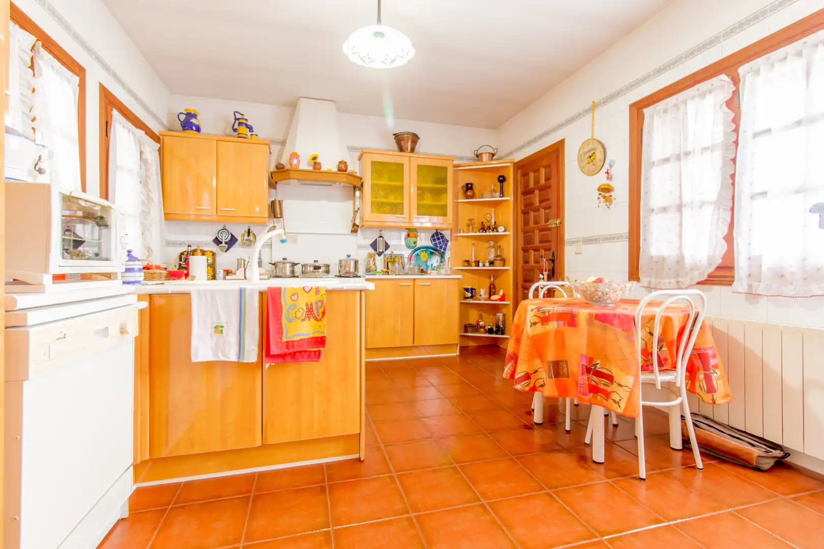 Cuina de Casa o xalet en venda en Valdemorillo amb Calefacció, Forn i Rentadora