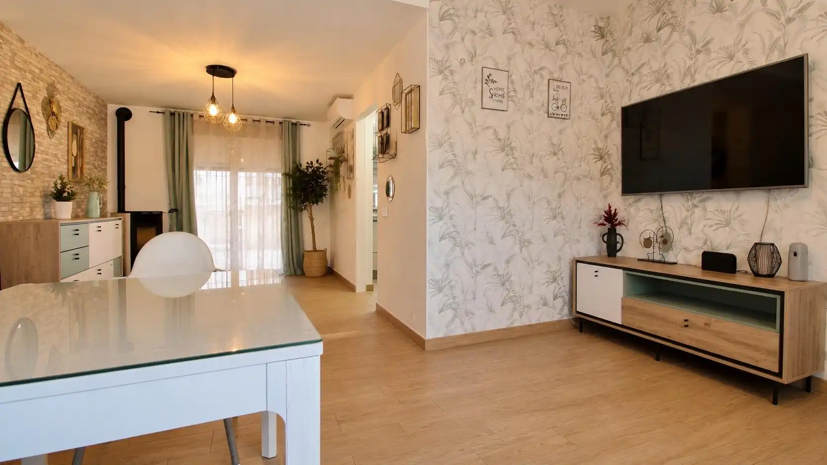 Sala d'estar de Casa adosada en venda en Alhendín amb Jardí privat i Terrassa
