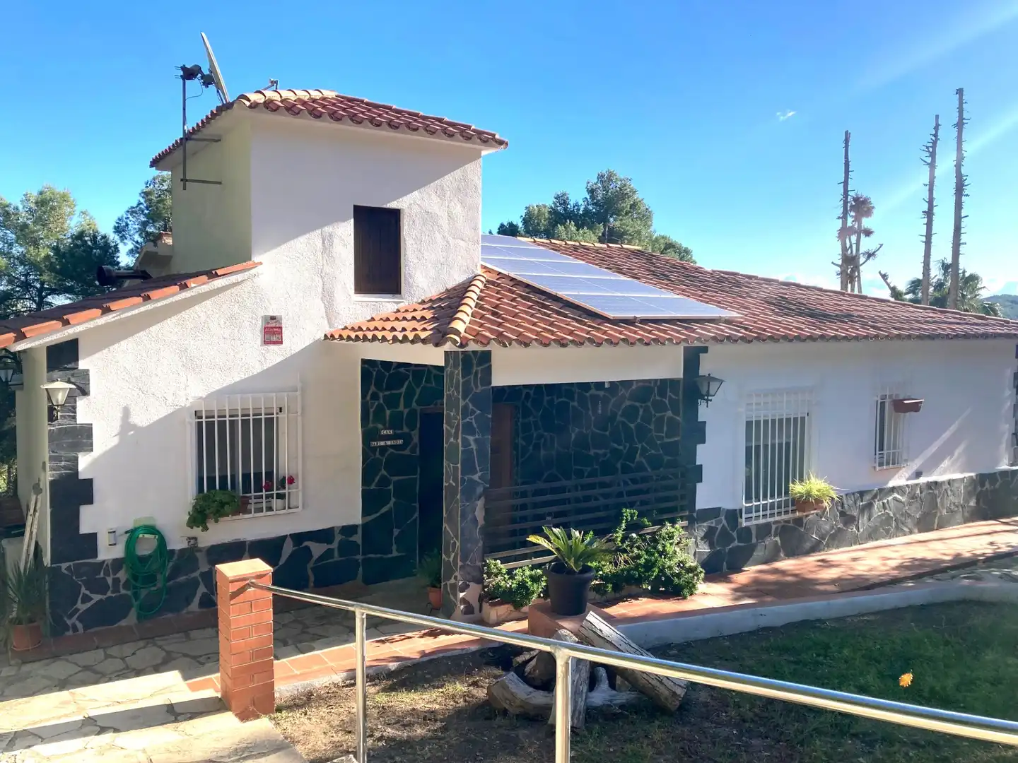 Vista exterior de Casa o chalet en venta en Corbera de Llobregat con Aire acondicionado, Calefacción y Jardín privado