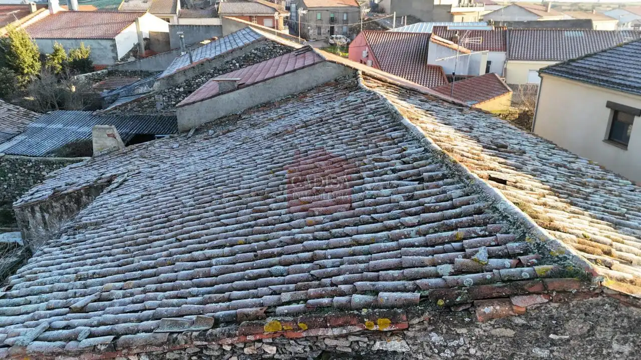Vista exterior de Casa o xalet en venda en Hinojosa de Duero amb Calefacció, Jardí privat i Traster