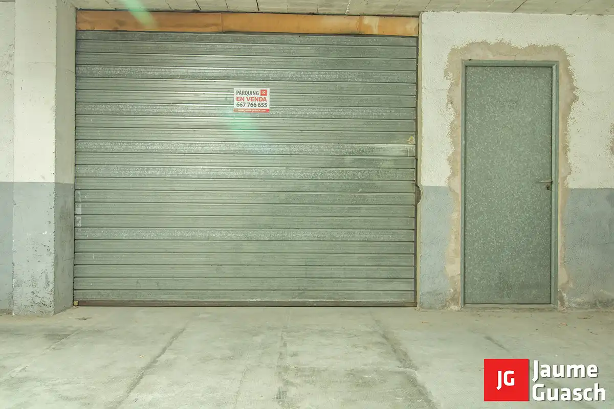 Parkplatz von Garage zum Verkauf in Torredembarra