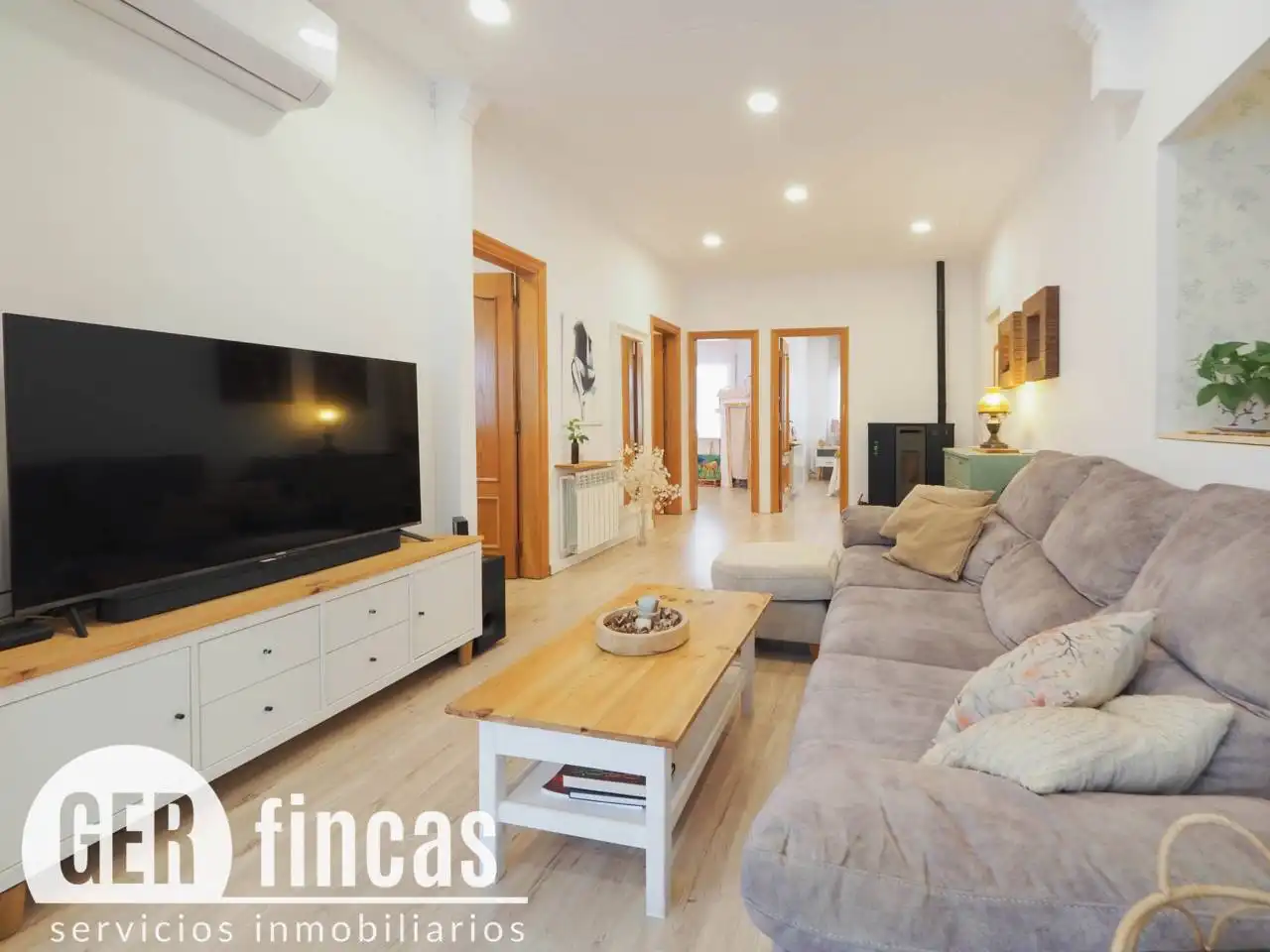 Flat with balcony for sale in Calle Travessera, imagen 6