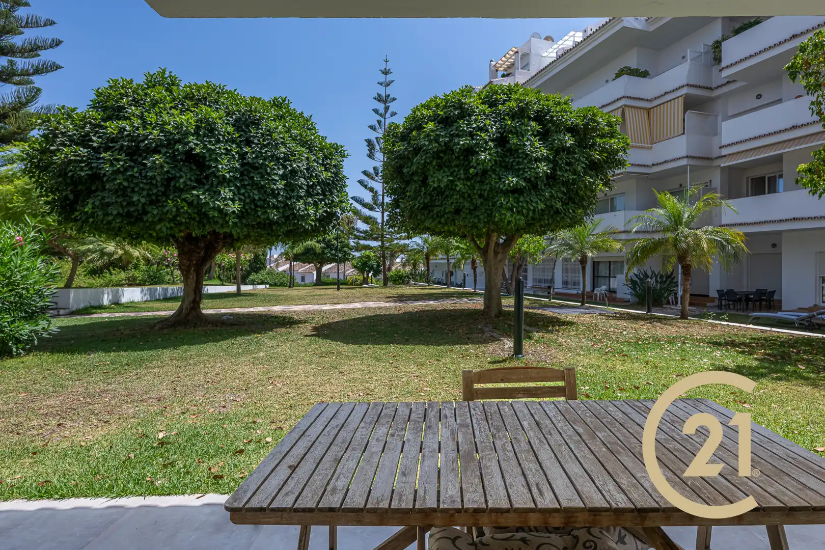 Jardín de Planta baja en venta en Marbella con Aire acondicionado, Terraza y Amueblado