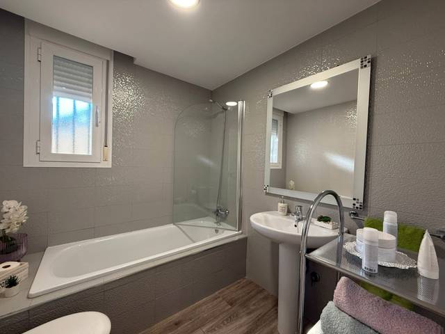 Casa adosada en Venta en Poblete