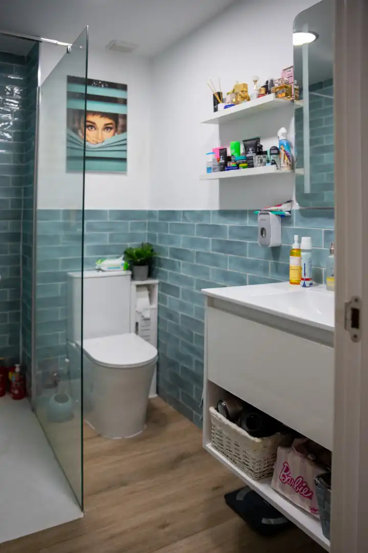 Bathroom of Flat for sale in Getafe  with Air Conditioner, Heating and Balcony