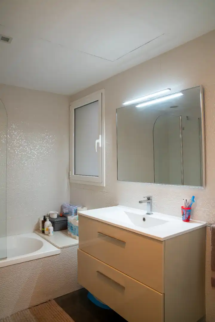 Bathroom of Flat for sale in Alboraya  with Air Conditioner, Parquet flooring and Storage room