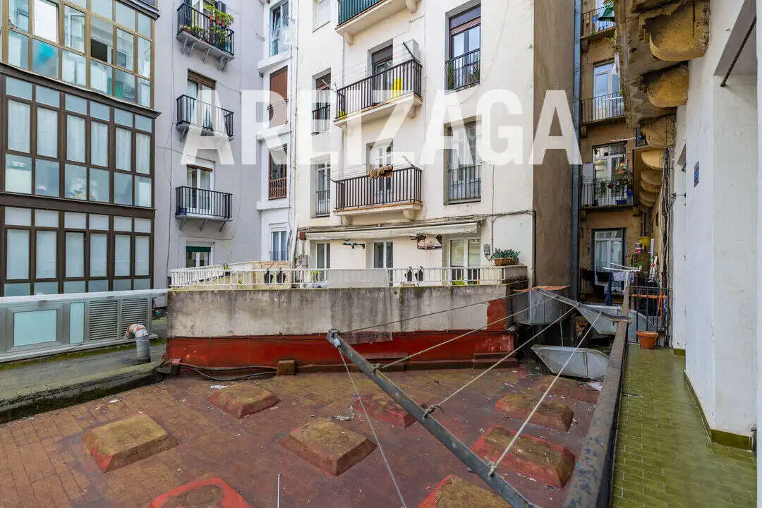 Vista exterior de Piso en venta en Donostia - San Sebastián  con Calefacción y Balcón