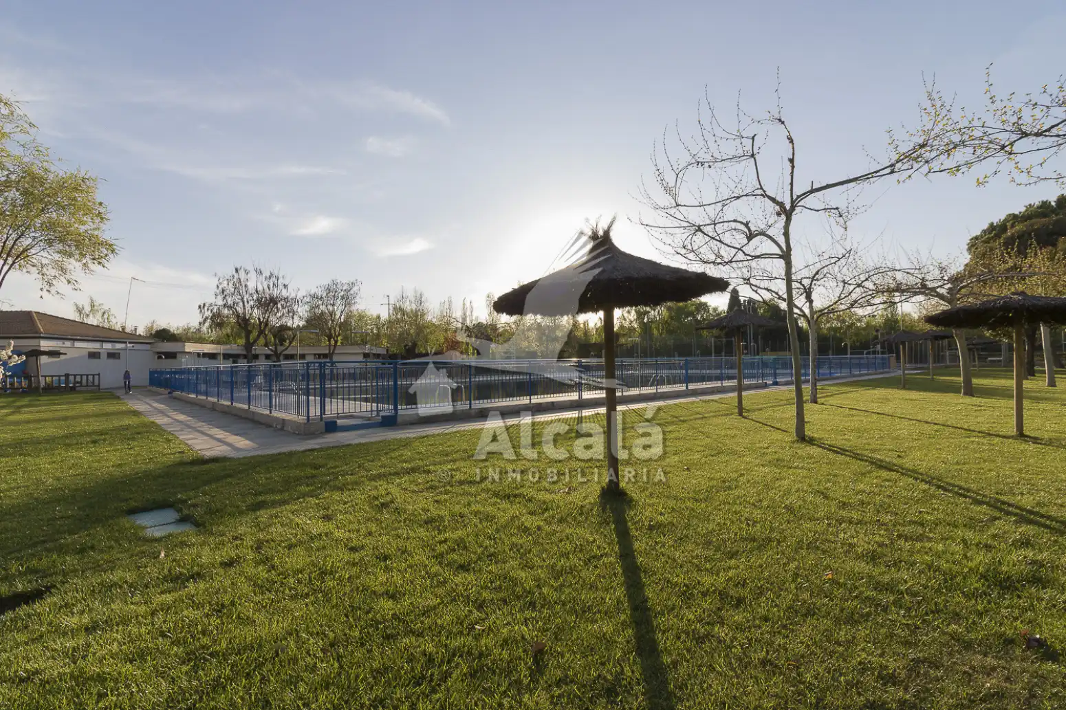 Vista exterior de Piso en venta en Alcalá de Henares con Aire acondicionado, Calefacción y Parquet