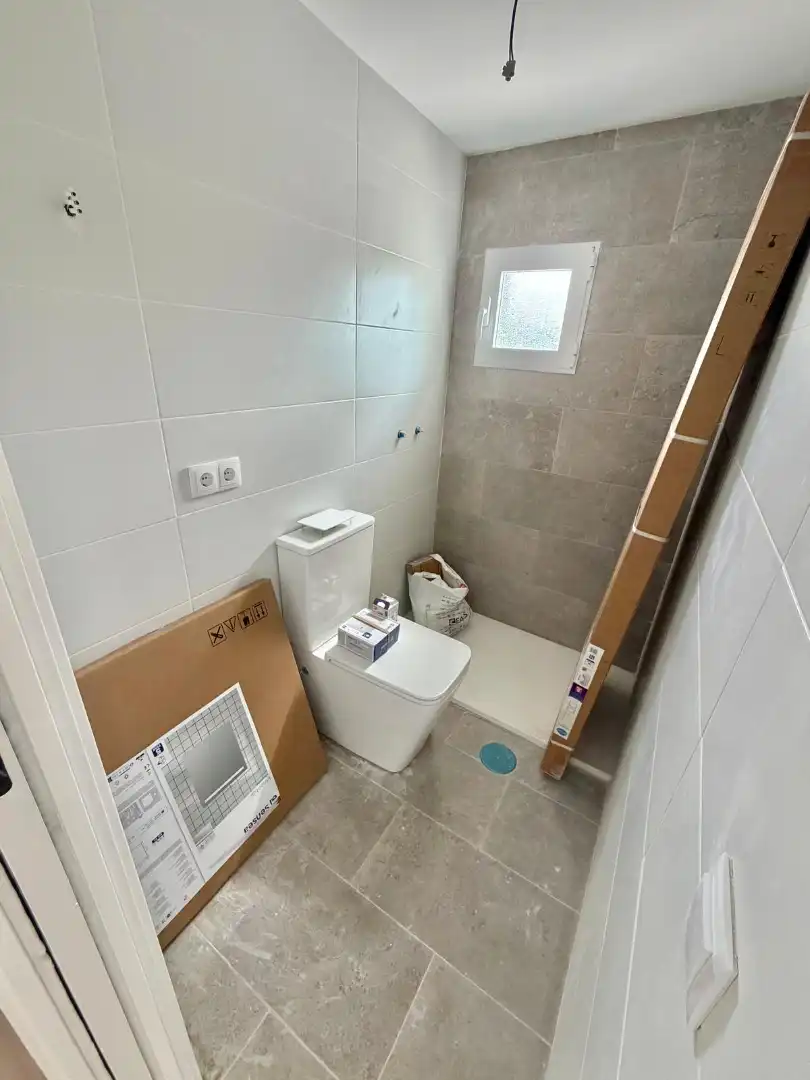 Badezimmer von Wohnung zum Verkauf in Jaén mit Balkon