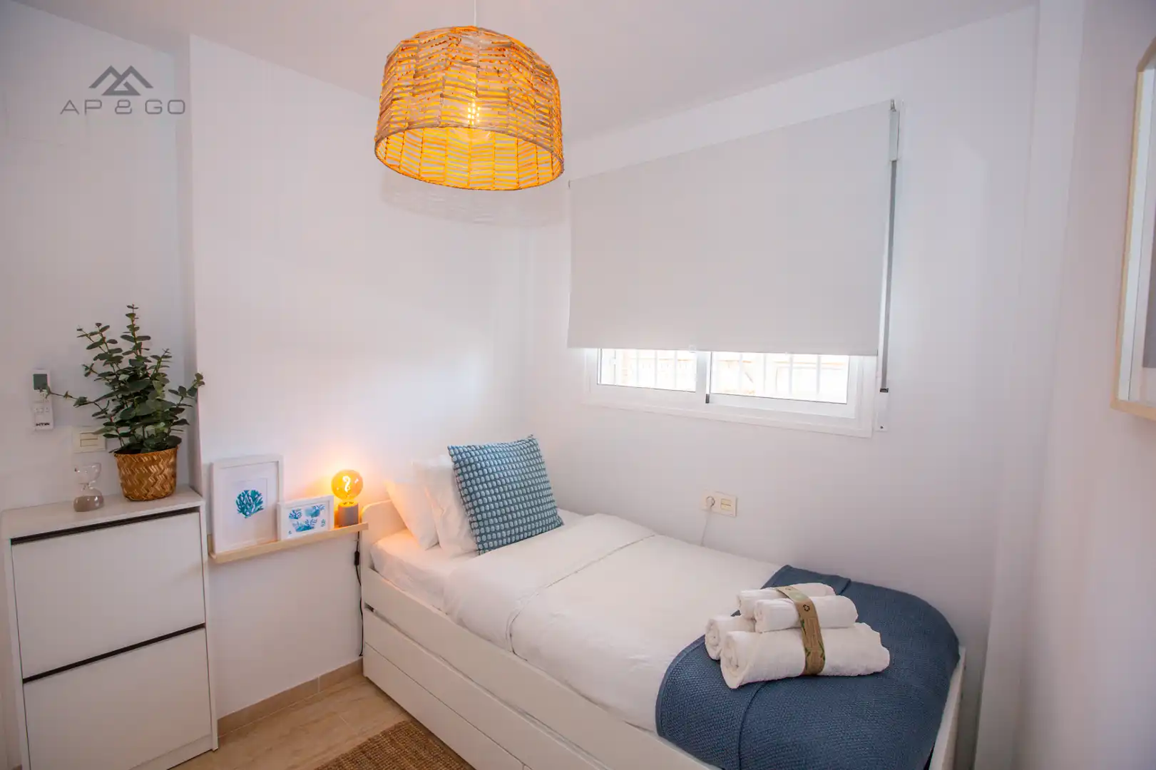 Schlafzimmer von Dachboden zur Miete in Almuñécar mit Klimaanlage, Terrasse und Möbliert