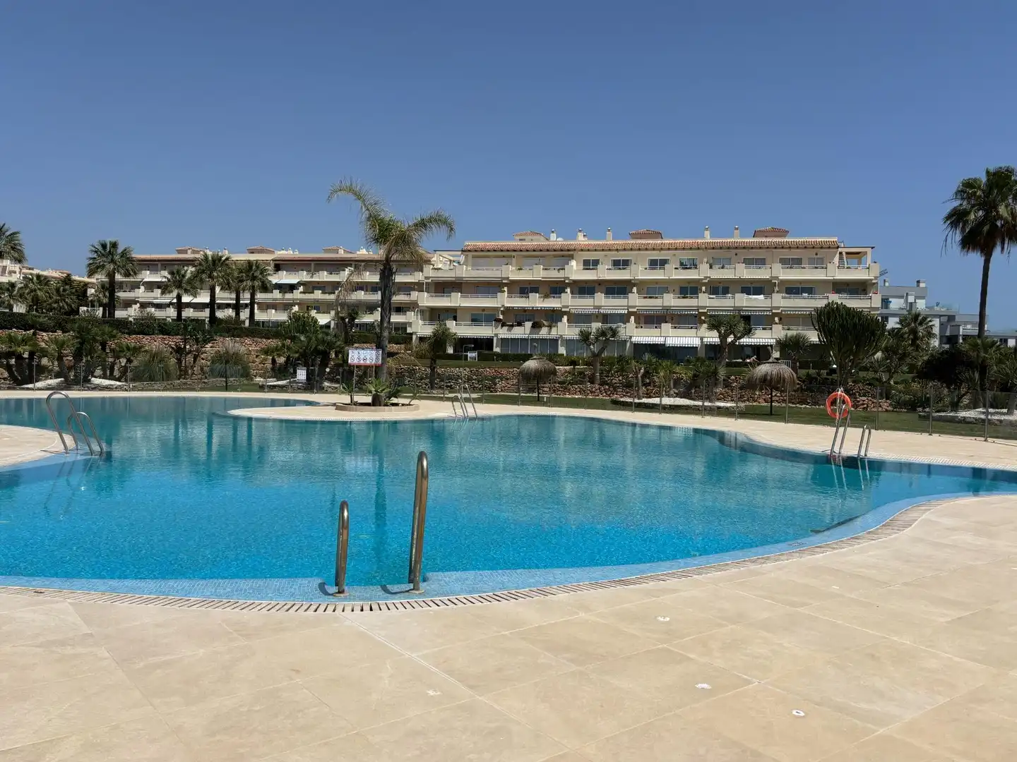 Piscina de Apartamento en venta en Mijas con Aire acondicionado, Jardín privado y Terraza
